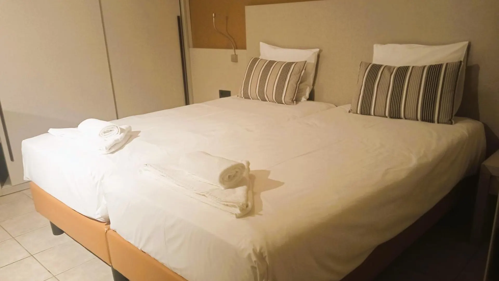 Appart-Hotel Gwendy Bour Aparthotel