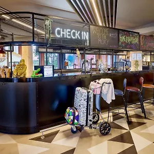 Hotel Moxy Luxembourg Airport